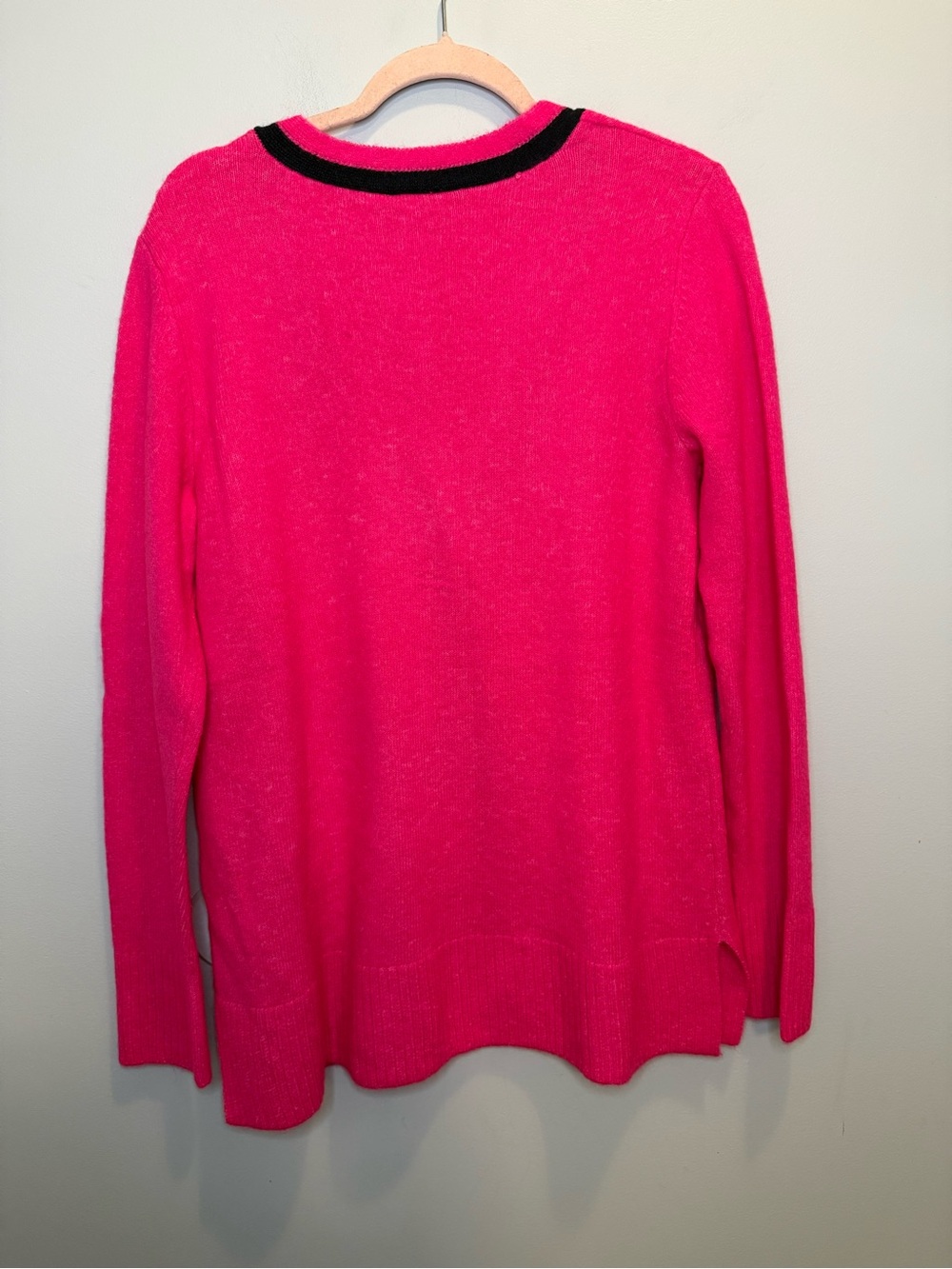 NWT Crown & Ivy Hot Pink Cardigan V Neck Black Trim Sweater Size M Barbiecore - Picture 2 of 6